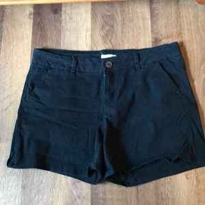 Maurice’s black chino shorts